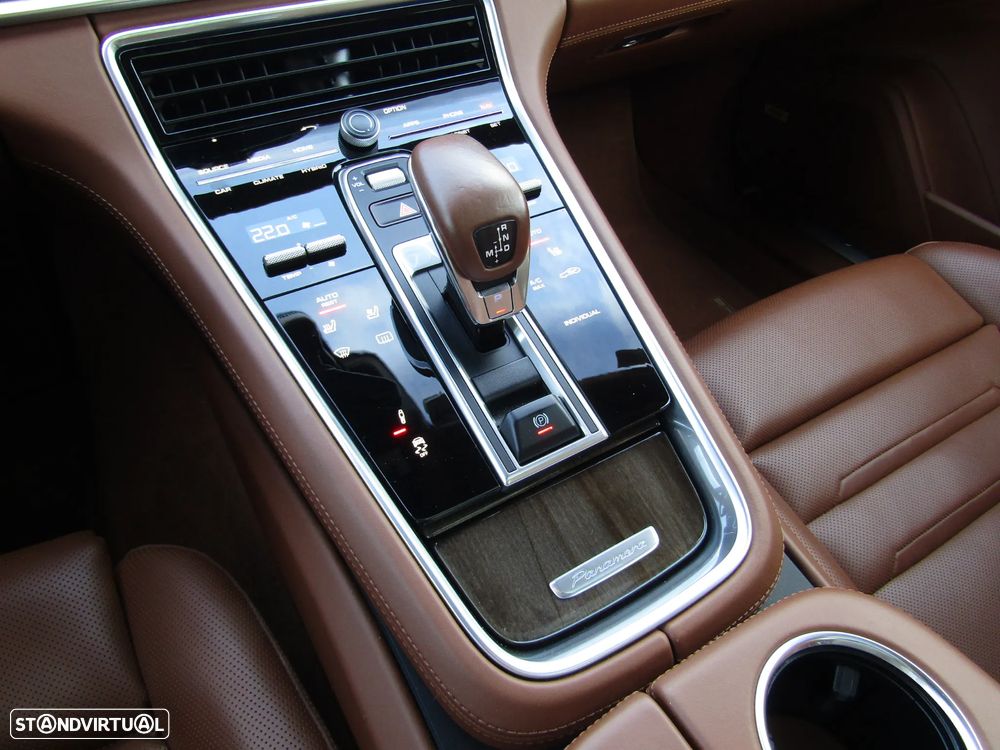 Porsche Panamera Sport Turismo 4 E-Hybrid - 20