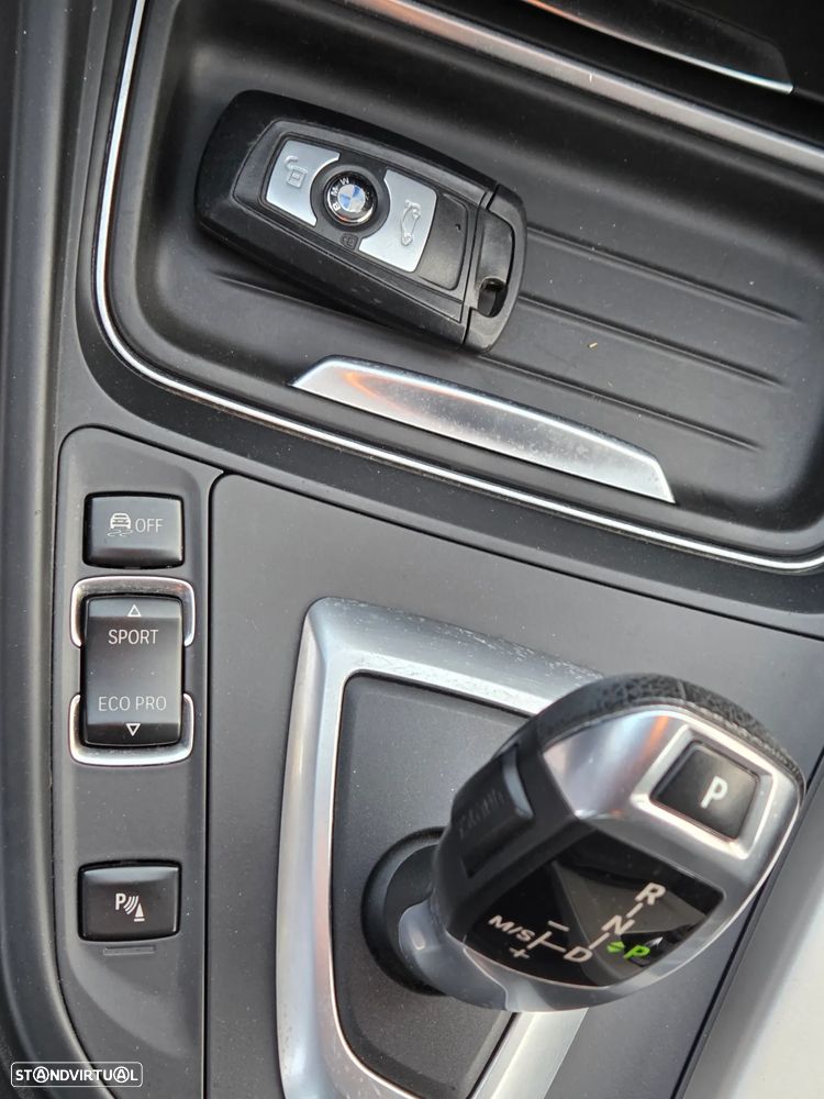 BMW 318 d Aut. Sport Line - 9