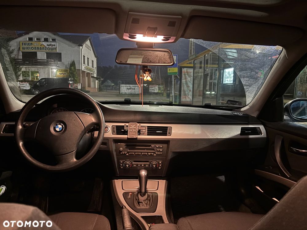 BMW Seria 3 320i - 7