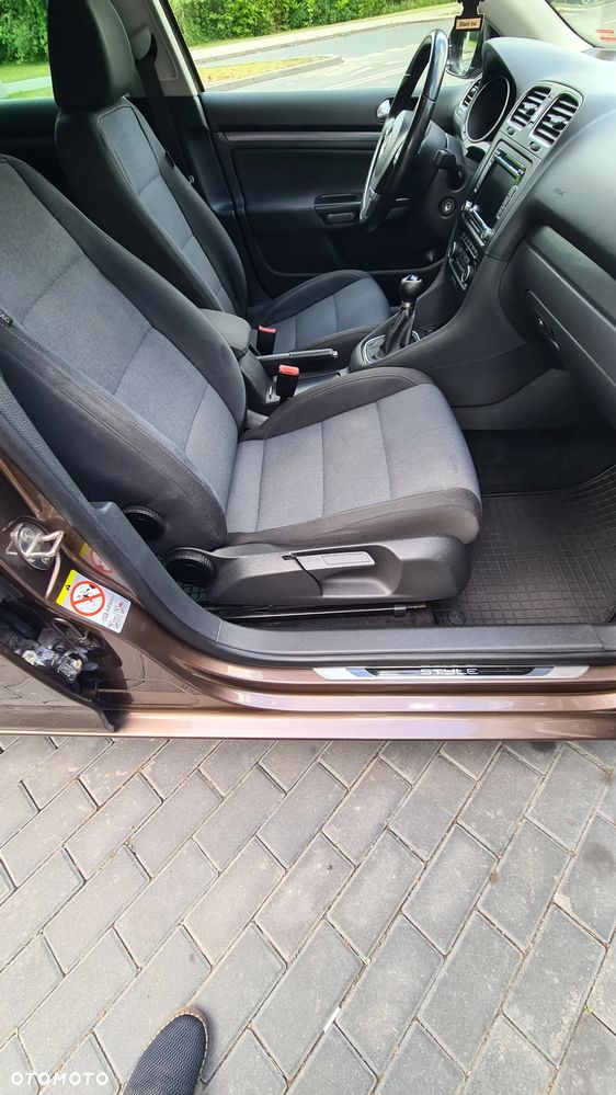 Volkswagen Golf 1.6 TDI DPF Style - 11