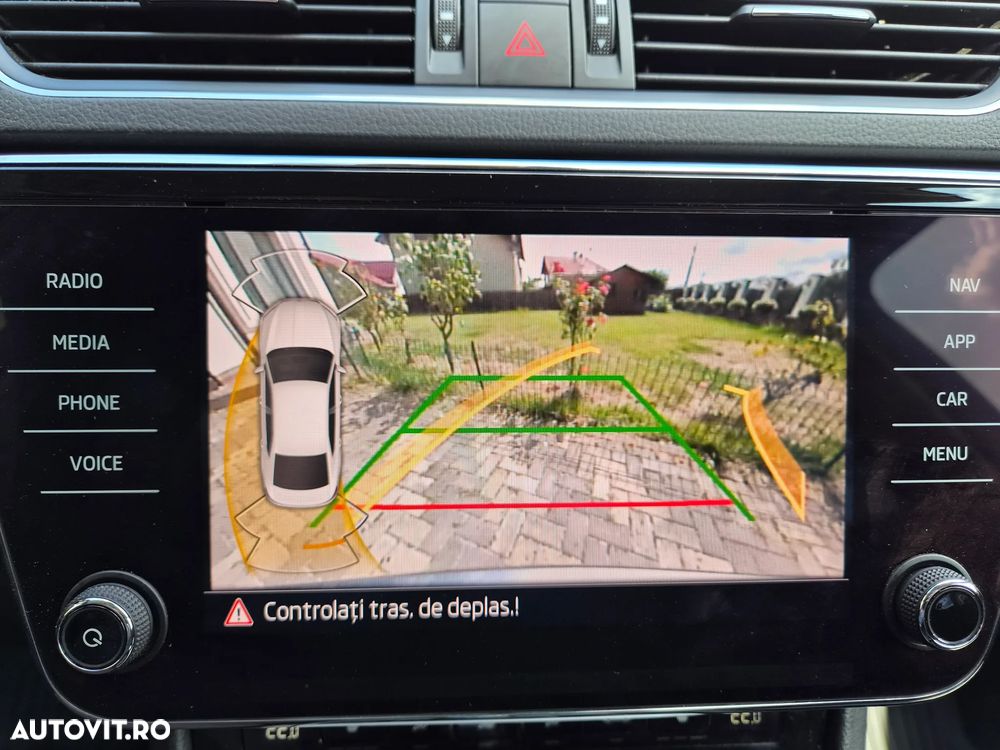 Skoda Superb 2.0 TDI DSG Ambition - 8