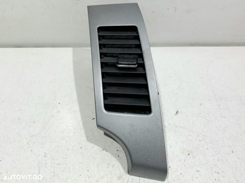 Grila ventilatie bord centrala stanga Mitsubishi Outlander 2 (2006-2012) 8030A013ZZ - 1