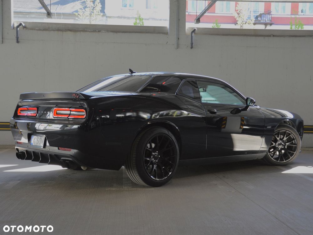 Dodge Challenger - 8