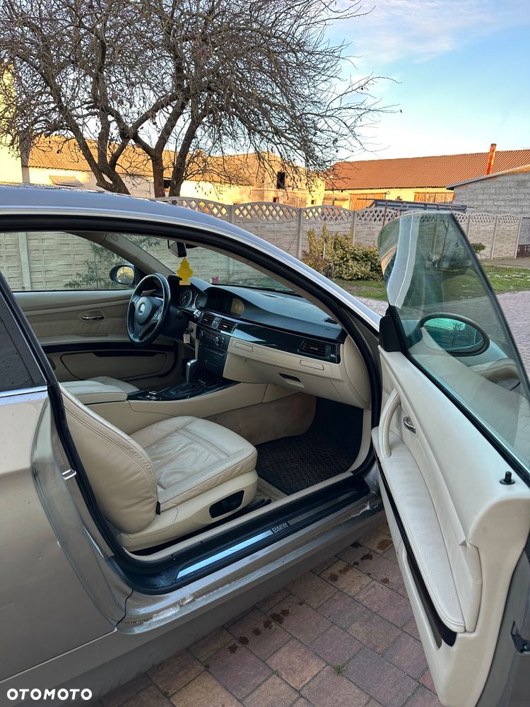 BMW Seria 3 325d - 19