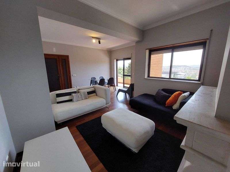 Apartamento T2 Mobiliado na Rua Miguel Torga Coimbra - Grande imagem: 3/12