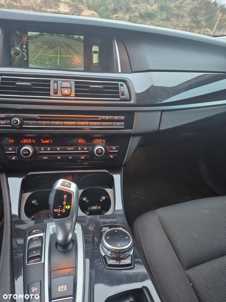 BMW Seria 5 525d xDrive Sport-Aut - 16