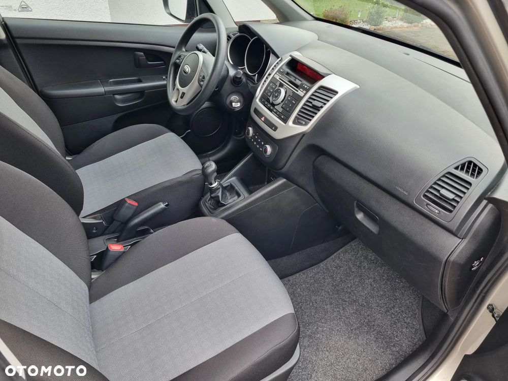Kia Venga 1.4 CVVT Titanium Collection - 8