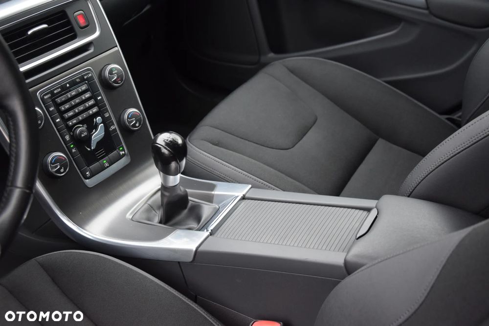 Volvo V60 D3 Momentum - 26