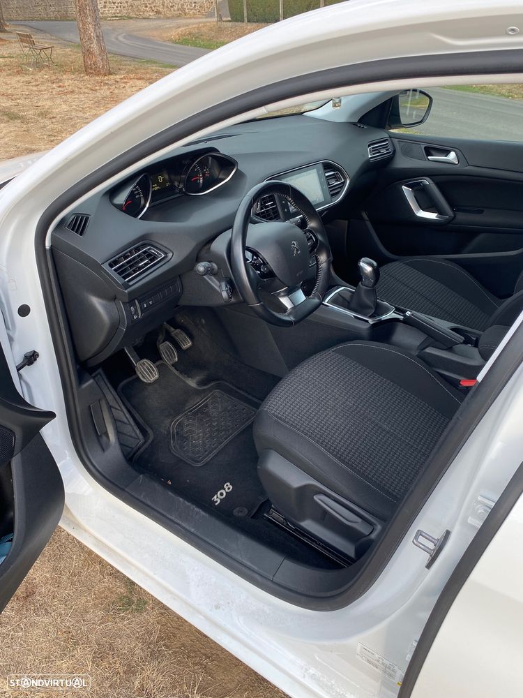 Peugeot 308 1.2 PureTech Style - 3