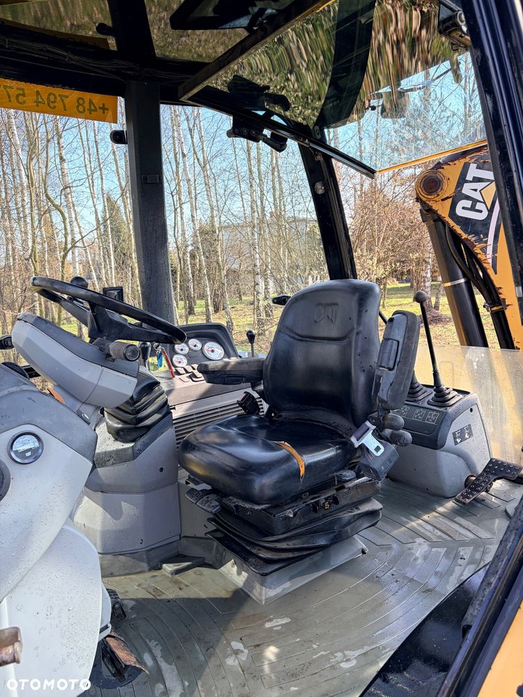 Caterpillar 422E - 11