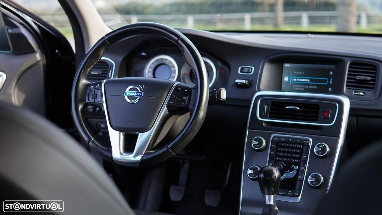 Volvo S60 2.0 D3 Momentum Start/Stop - 32