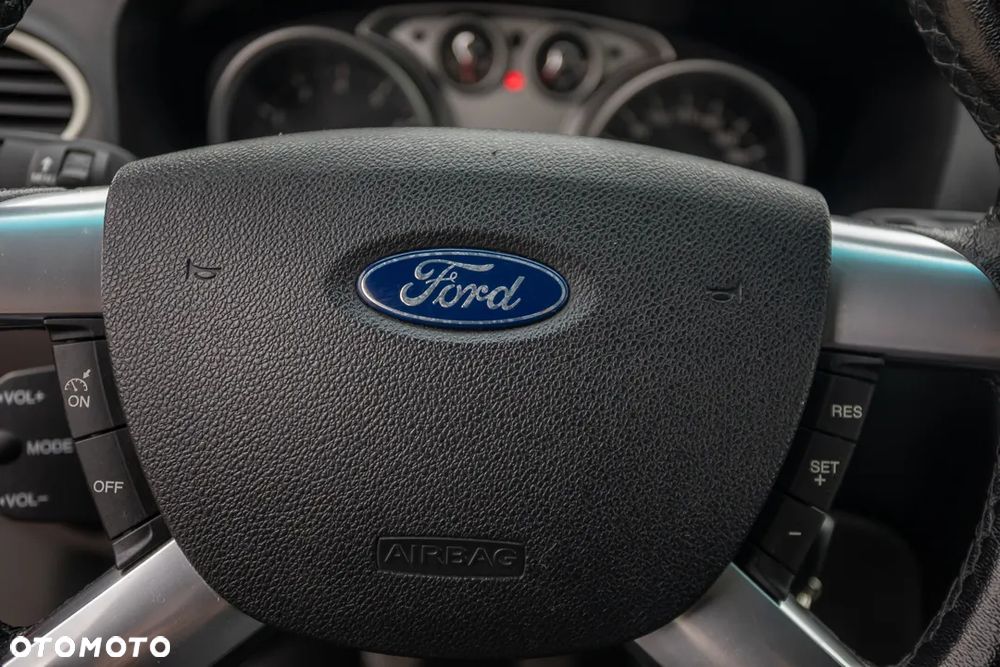 Ford Focus 1.6 16V Style+ - 28