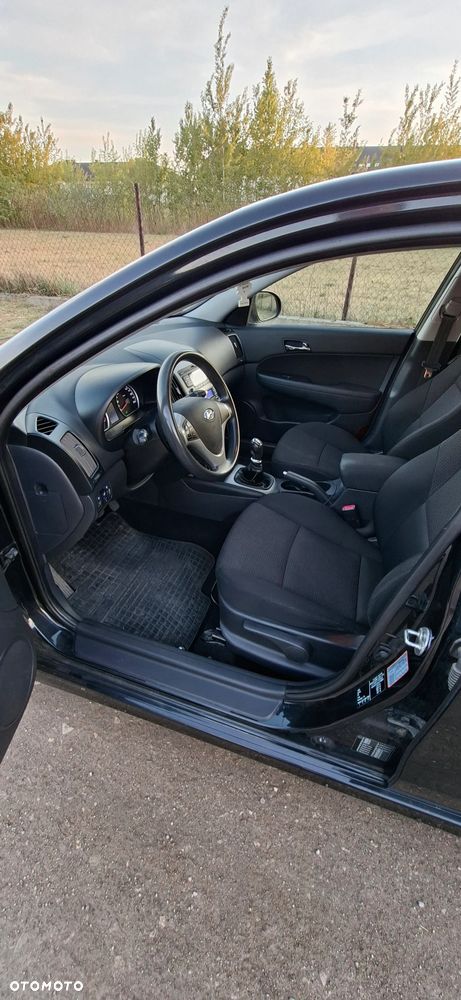 Hyundai i30 1.4 Classic + - 9