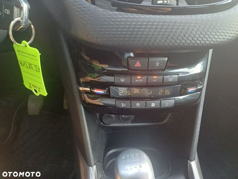 Peugeot 2008 1.5 BlueHDi Style - 10