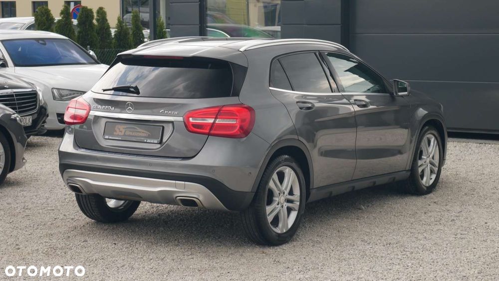 Mercedes-Benz GLA - 7