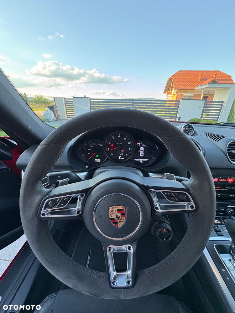 Porsche 718 Cayman - 15