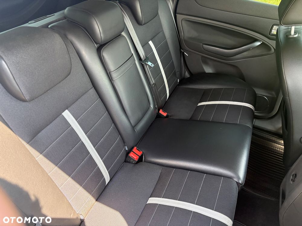 Ford Kuga 2.0 TDCi 2x4 Titanium - 17