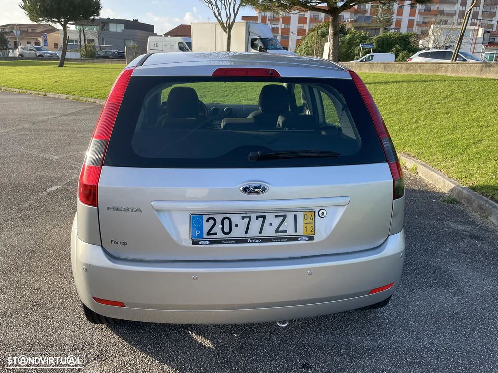 Ford Fiesta 1.25 Ghia - 12