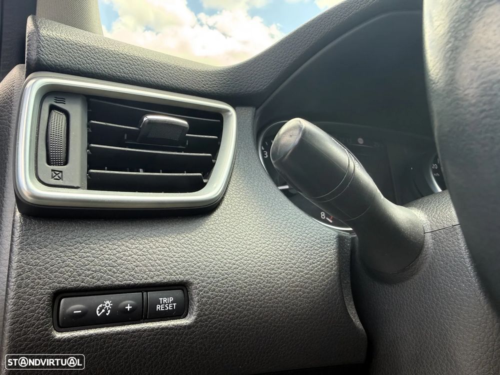 Nissan Qashqai 1.2 DIG-T N-Connecta 18 Xtronic - 28