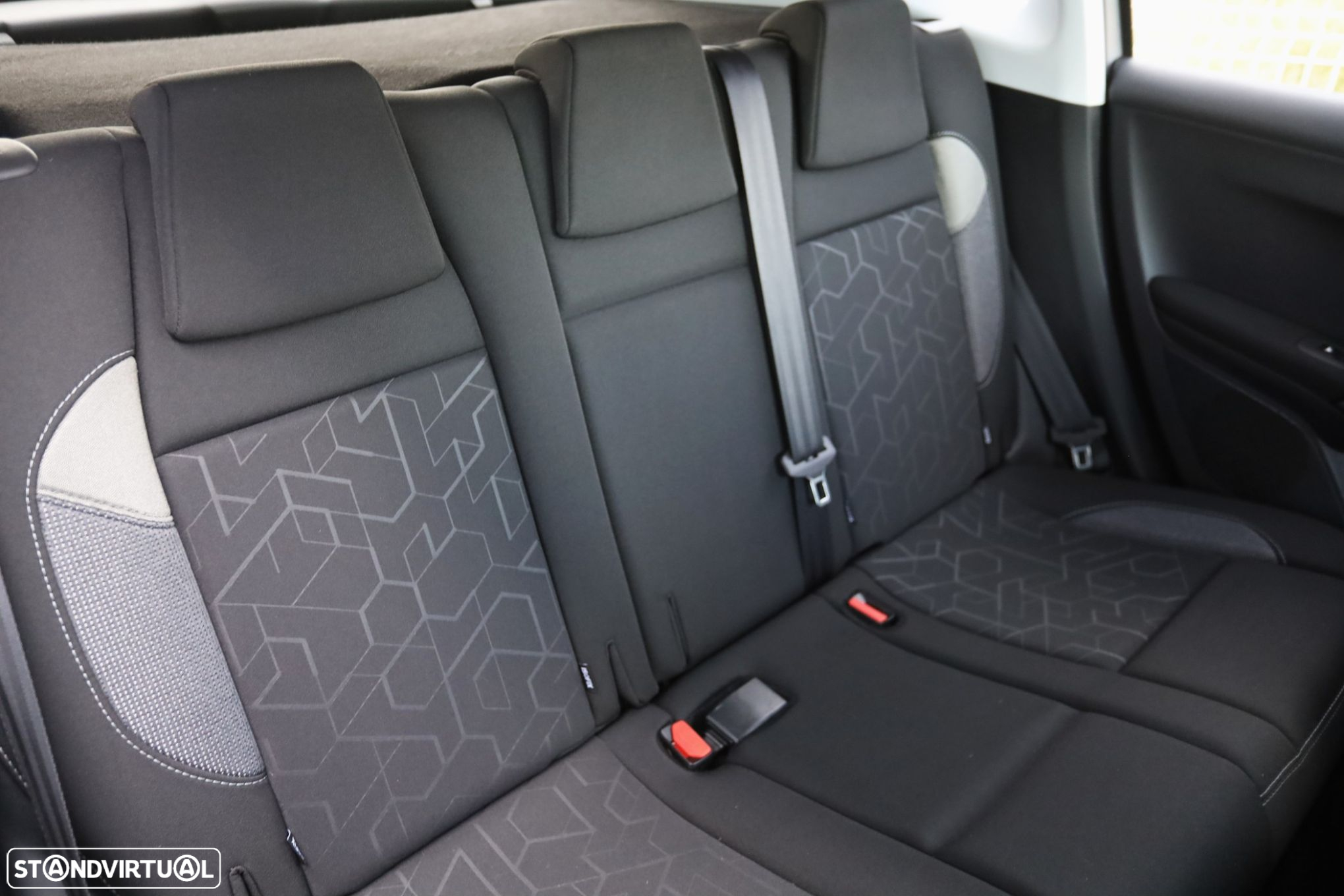 Peugeot 2008 1.6 BlueHDi Style - 16