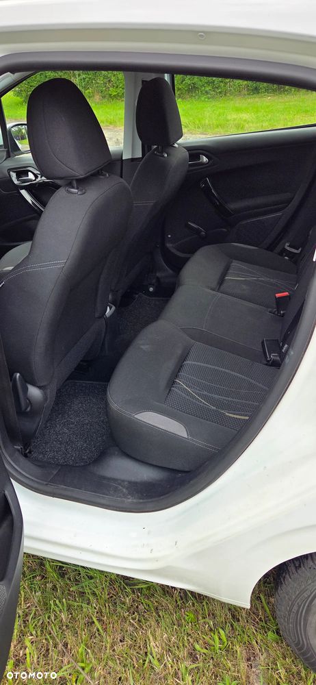 Peugeot 208 1.4 e-HDi Active STT - 5