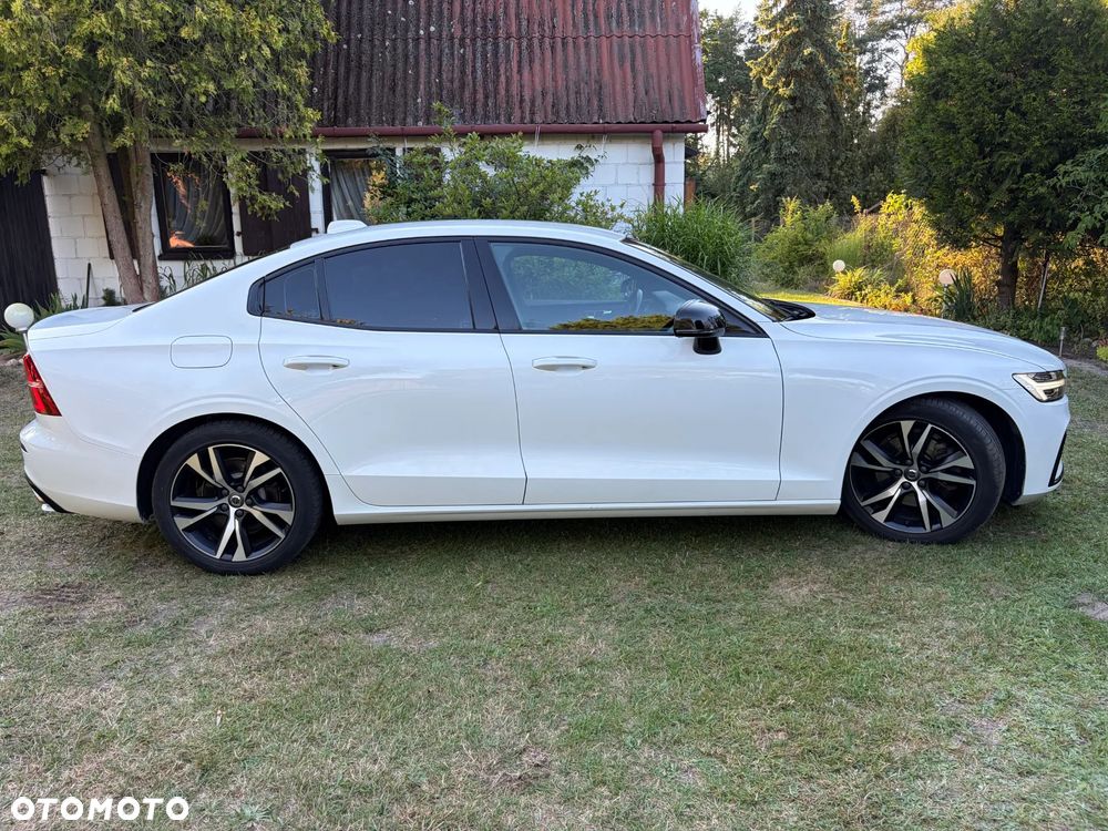 Volvo S60 B4 B R-Design - 9