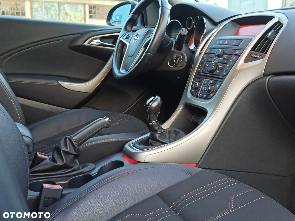 Opel Astra 1.4 Turbo 150 Jahre - 15