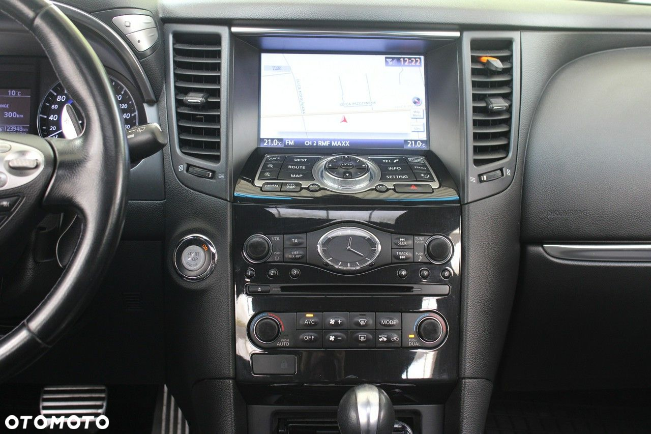 Infiniti QX70 - 10
