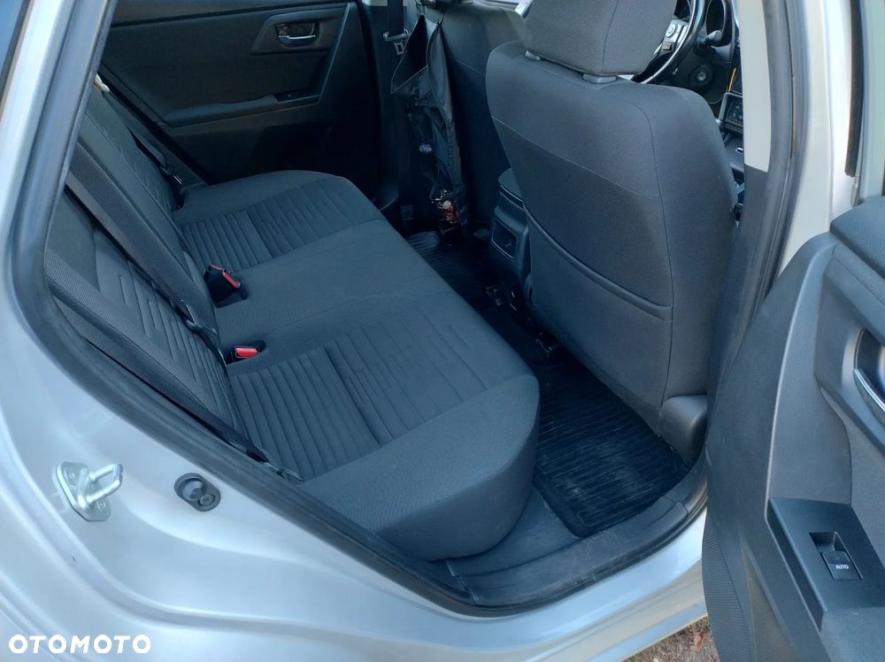 Toyota Auris 1.6 Premium - 16