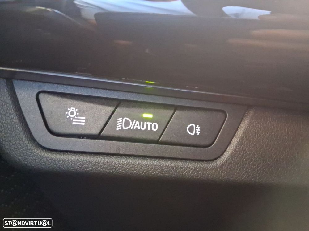 BMW iX1 eDrive20 Pack Desportivo M Pro - 18