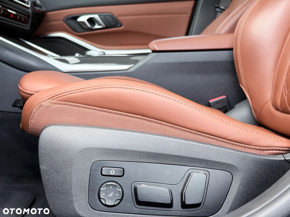 BMW Seria 3 320d xDrive M Sport - 33