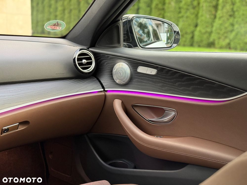 Mercedes-Benz Klasa E 300 de AMG - 29