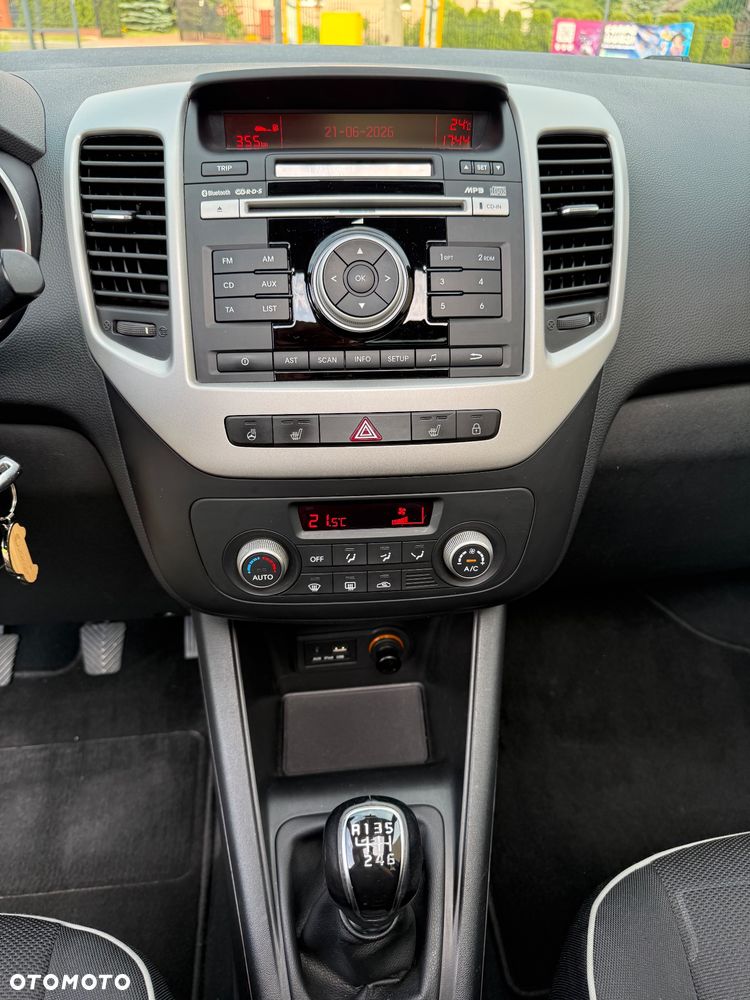 Kia Venga 1.6 L - 24