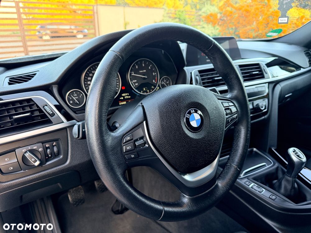 BMW Seria 3 318d Sport Line - 17