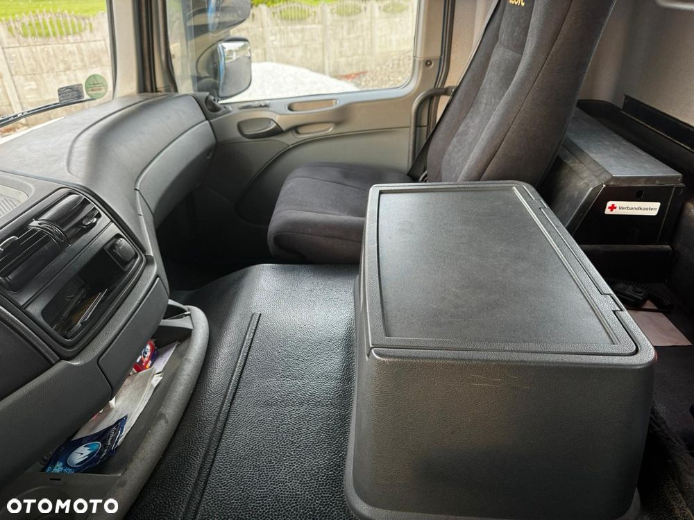 Mercedes-Benz Actros - 10