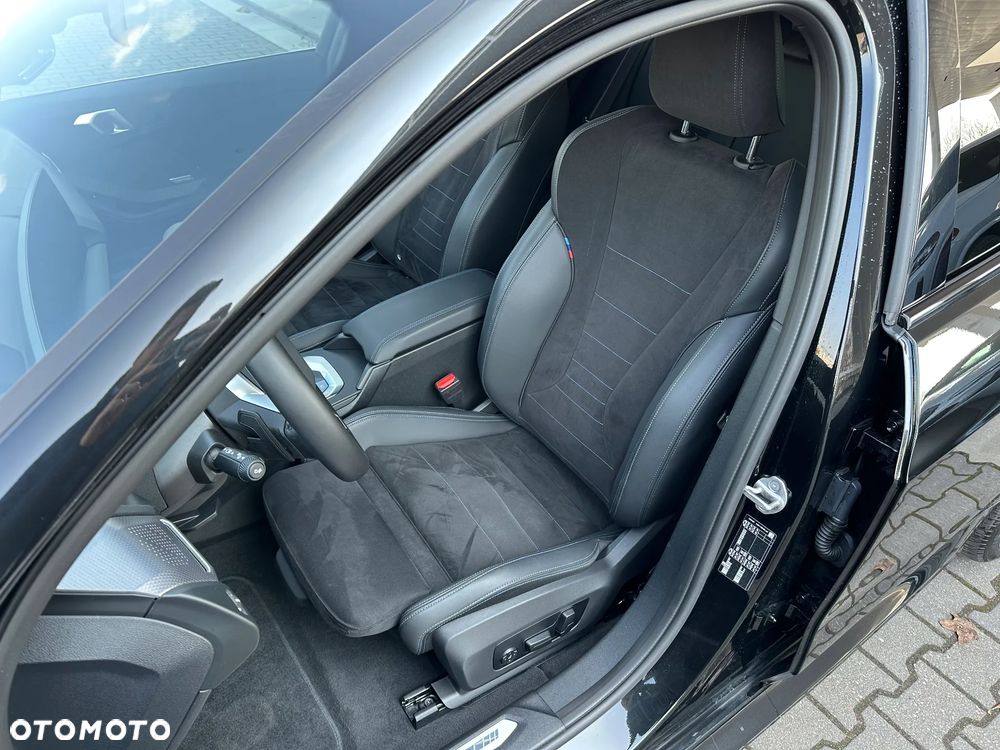 BMW Seria 1 120 mHEV - 10