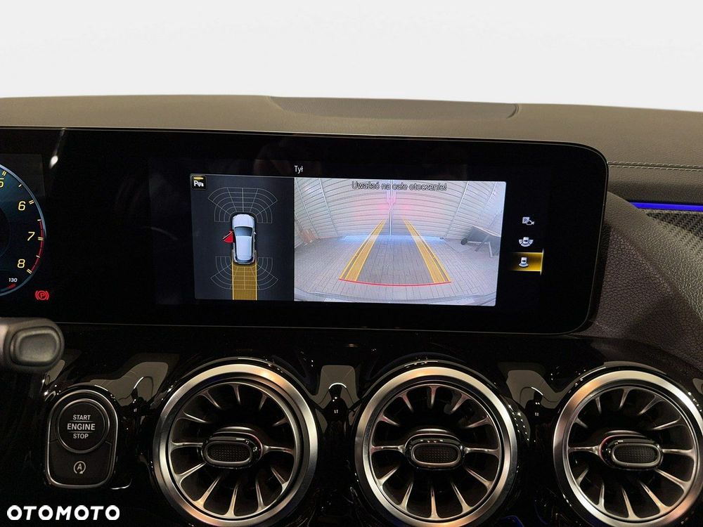 Mercedes-Benz GLA - 26