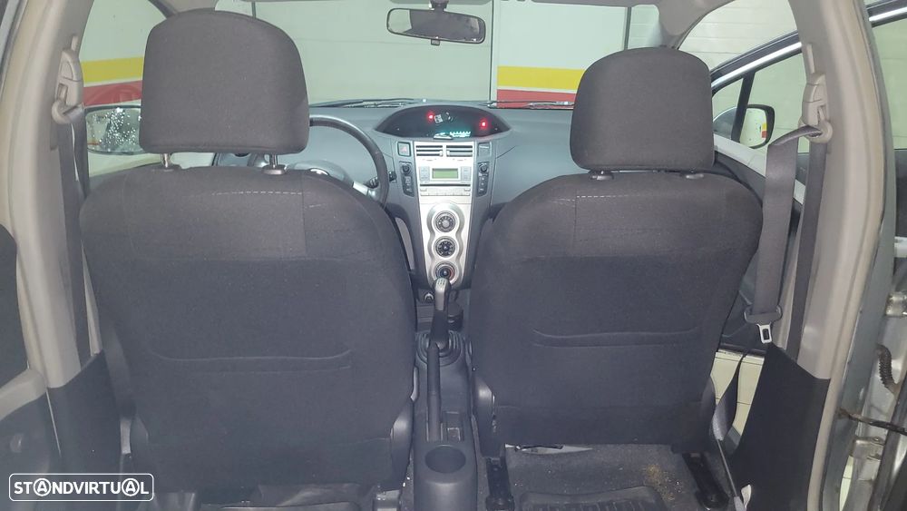 Toyota Yaris 1.0 VVT-i AC Manual - 6