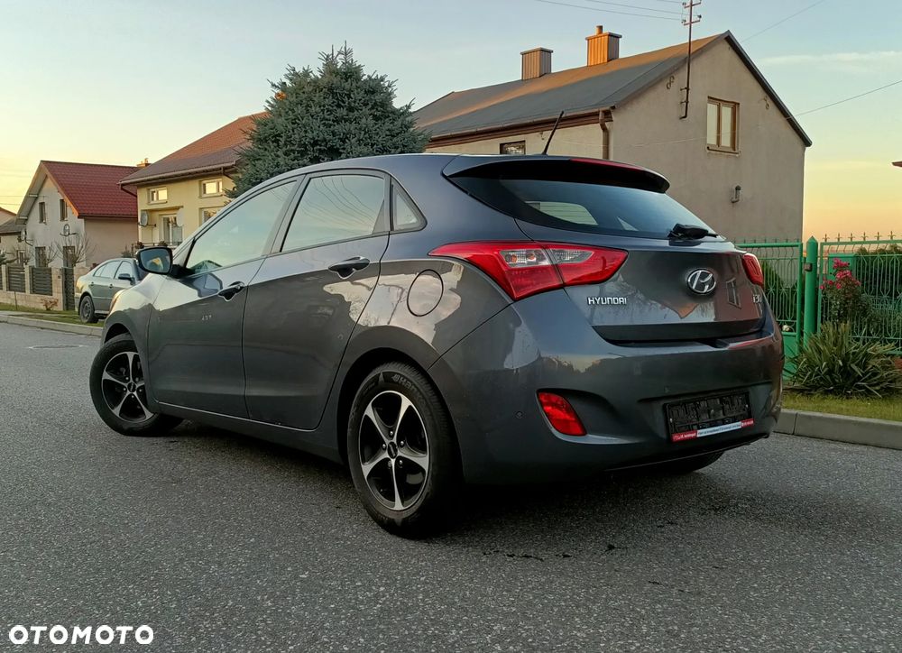 Hyundai i30 1.4 Classic + - 6