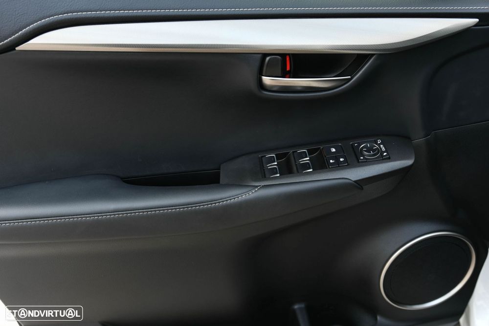 Lexus NX 300h Executive+ - 17