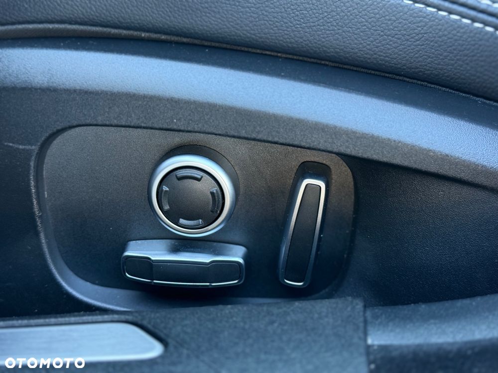 Jaguar XE D200 R-Dynamic HSE - 18