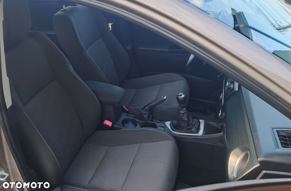 Toyota Auris 2.0 D-4D Life Plus - 30