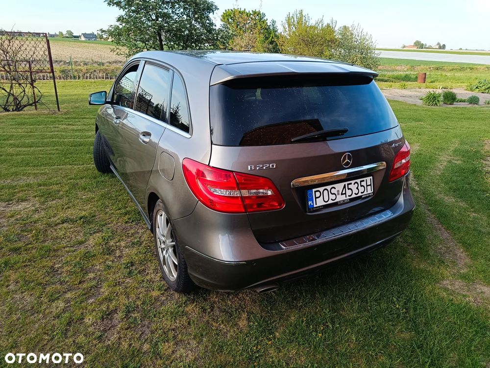 Mercedes-Benz Klasa B 220 4Matic 7G-DCT - 3