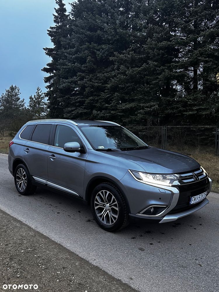 Mitsubishi Outlander 2.2 DID Instyle Navi 4WD - 2