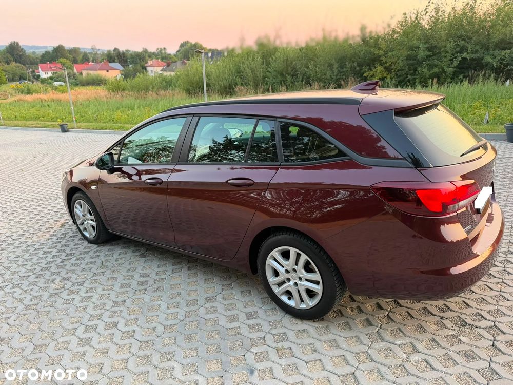 Opel Astra 1.6 CDTI Dynamic - 4