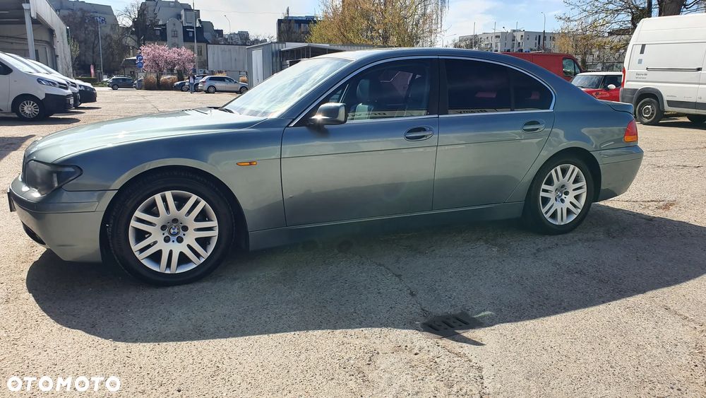 BMW Seria 7 735i - 25