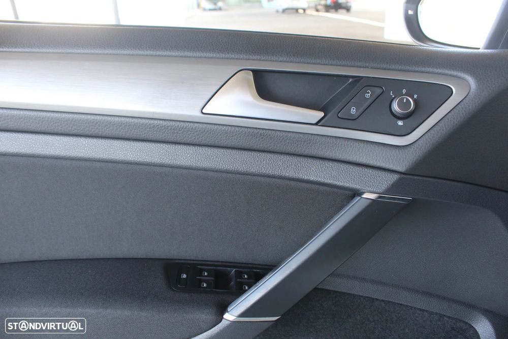 VW Golf Variant 1.6 TDi Sportline DSG - 42