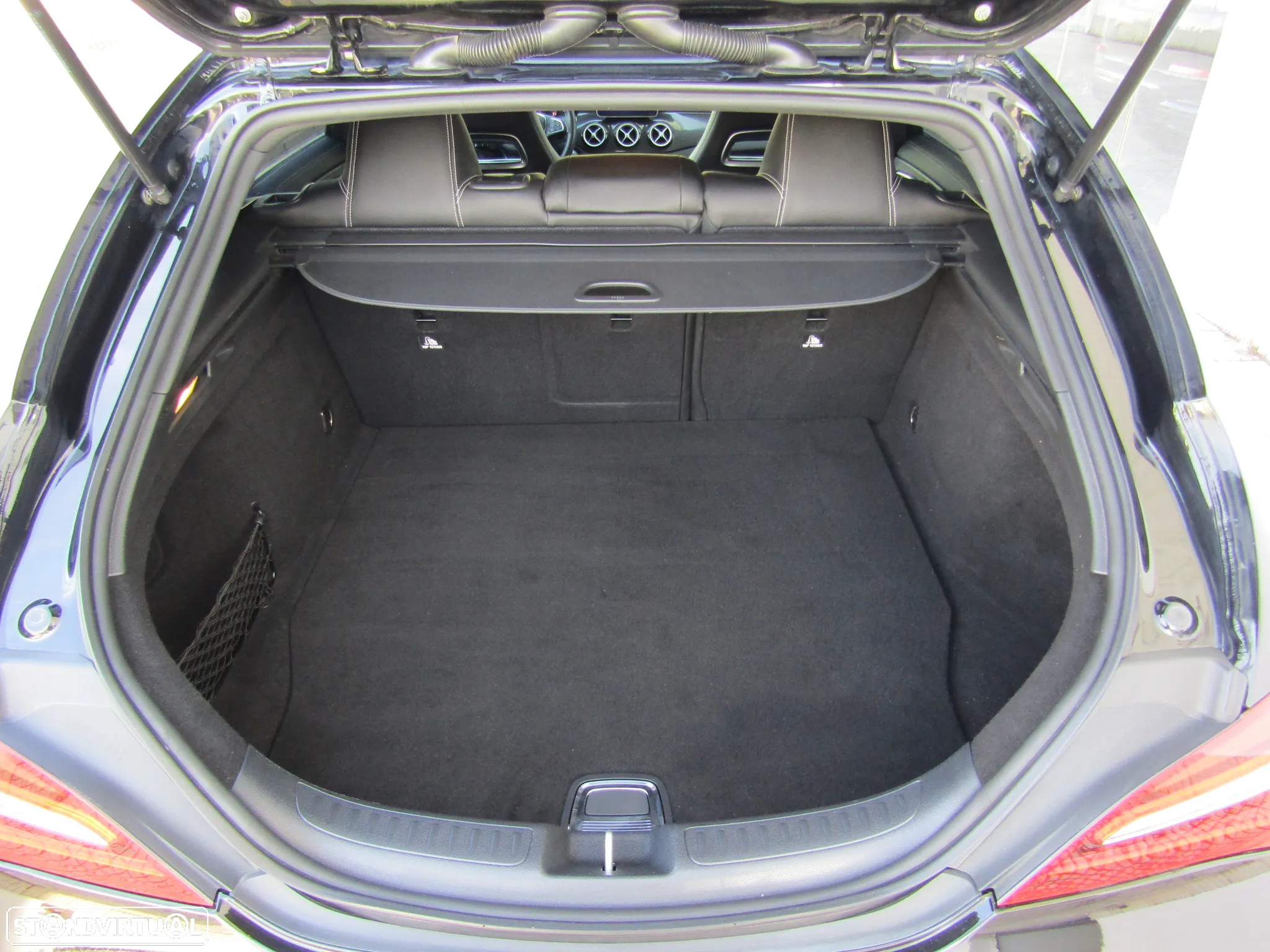 Mercedes-Benz CLA 200 d Shooting Brake AMG Line Aut. - 26