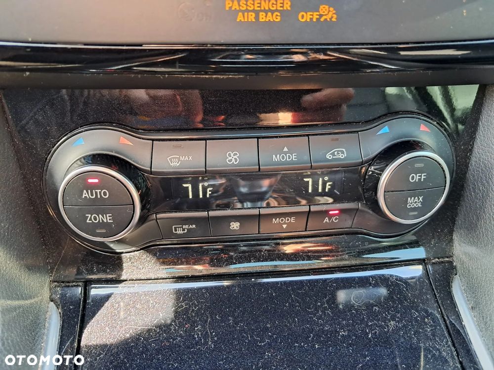 Infiniti QX30 2.0t Premium AWD 7DCT - 34