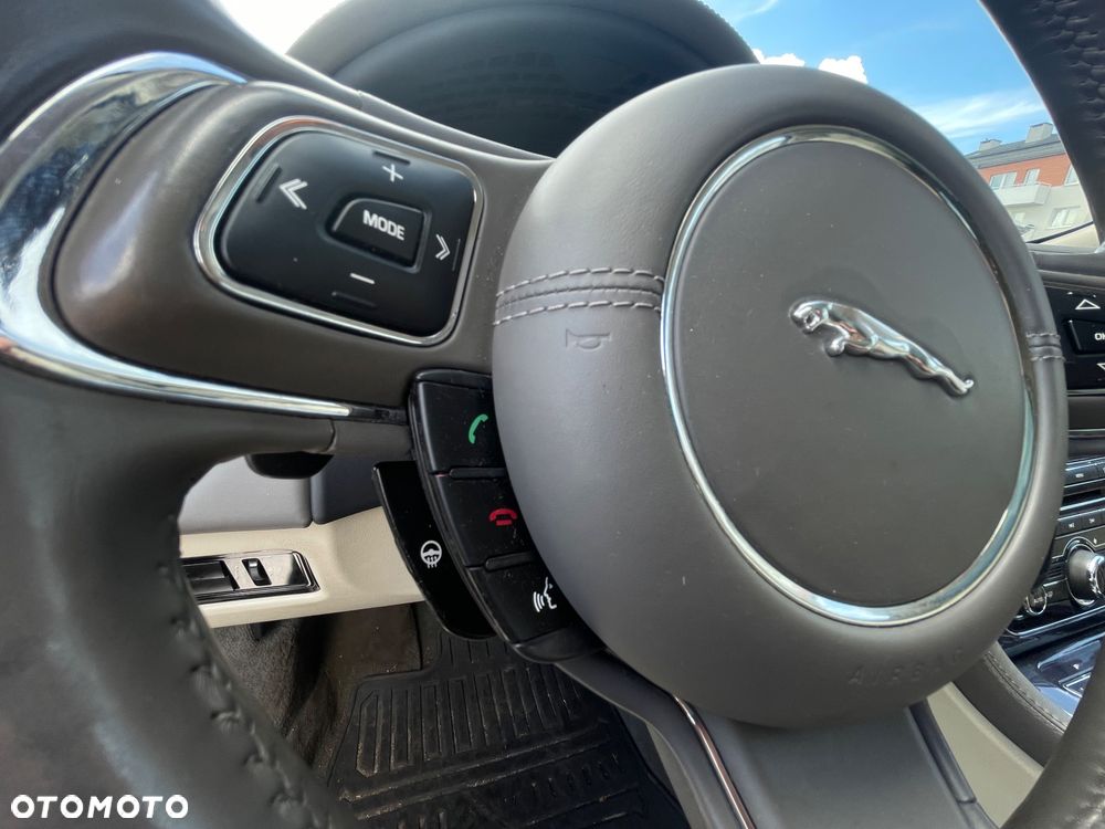 Jaguar XJ 3.0 D V6 Portfolio - 23